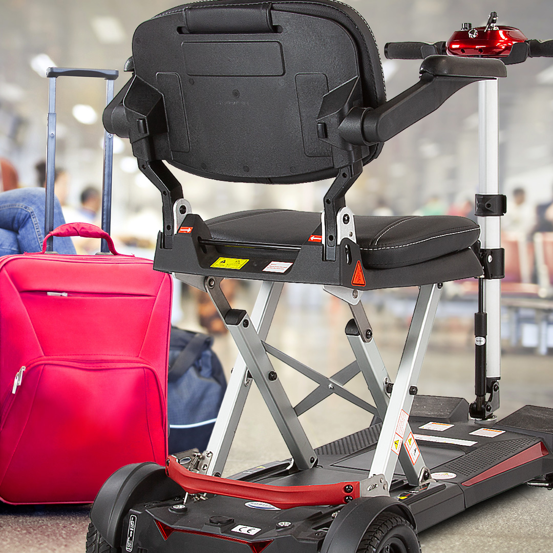Reiseelektromobil steht in der Wartezone auf dem Flughafen